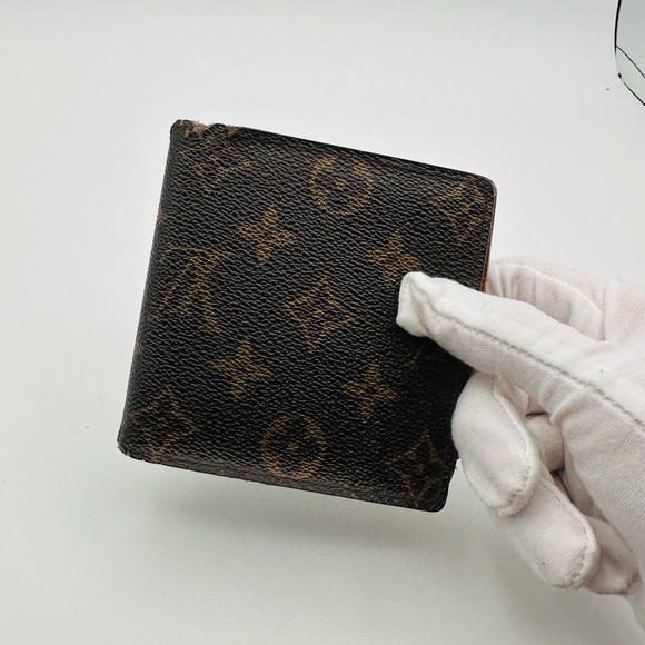 Louis Vuitton bi fold Wallet - Picture 3 of 9